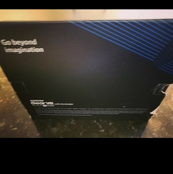 Samsung Gear VR with Controller! New with Box. Bought for $150. - Picture 5 of 13